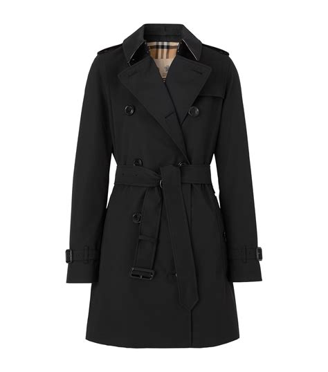 burberry kensington short trench coat.